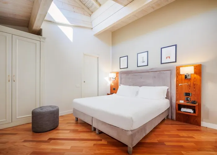 Hotel Embassy 4*