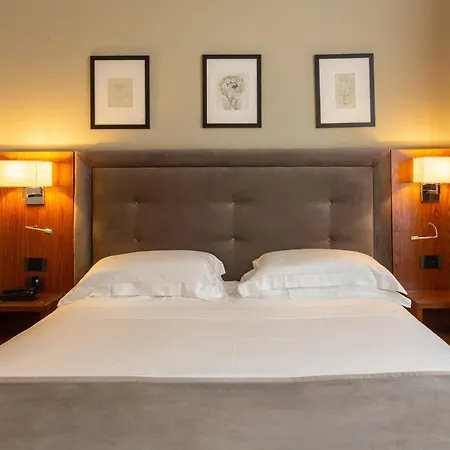 Hotel Embassy