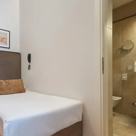 Embassy Hotell 4*