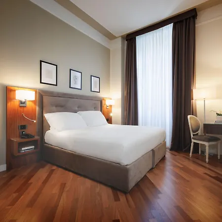 Embassy Hotel 4*
