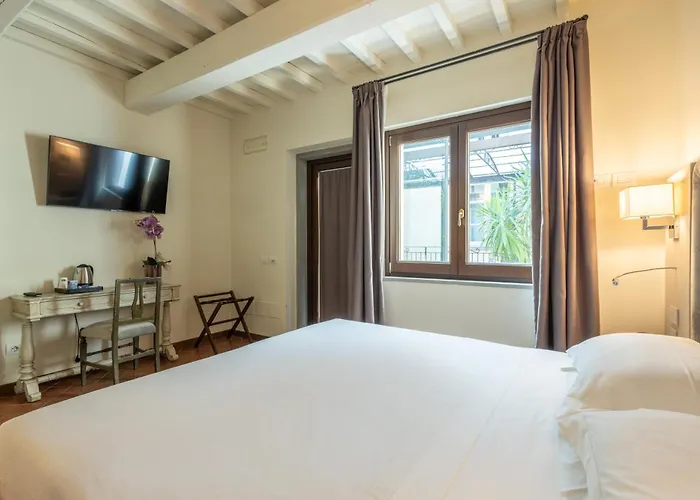 Embassy فندق فلورنس