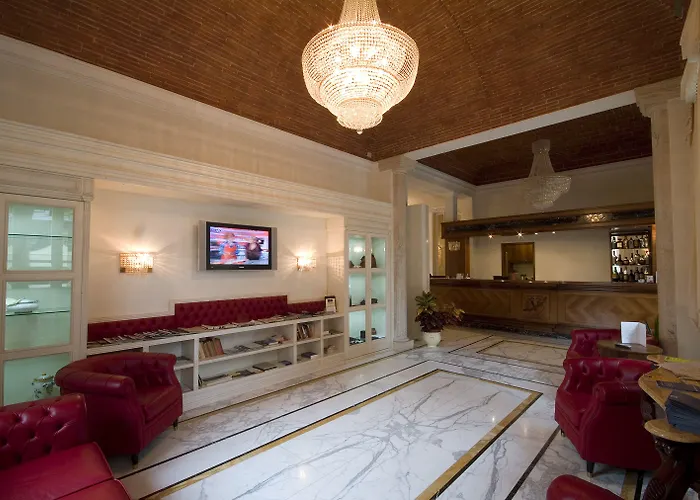 فندق Embassy 4*